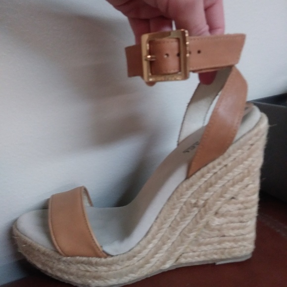 MICHAEL KORS LEATHER ESPADRILLE WEDGES Sz 7 - Picture 2 of 6